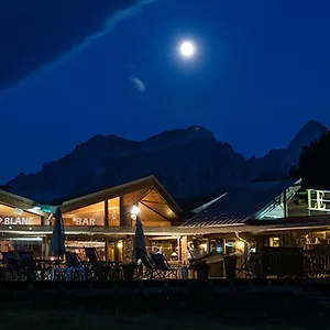 3* فندق Le Loup Blanc